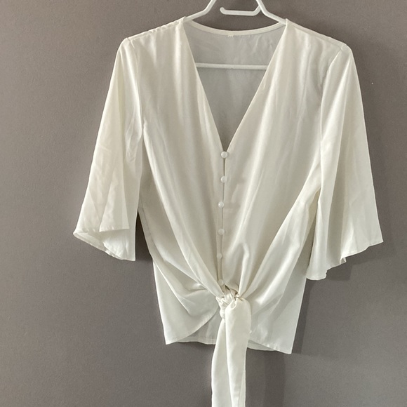 White tie front blouse - Picture 2 of 4